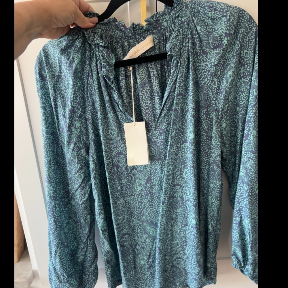 Natalie Martin beautiful turquoise and dark blue print top, size large. NWT